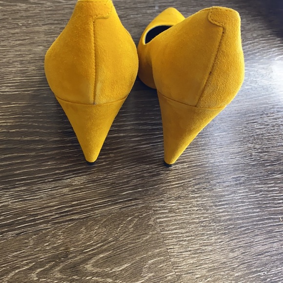 Marc Fisher LTD Suede Pumps - Picture 6 of 8